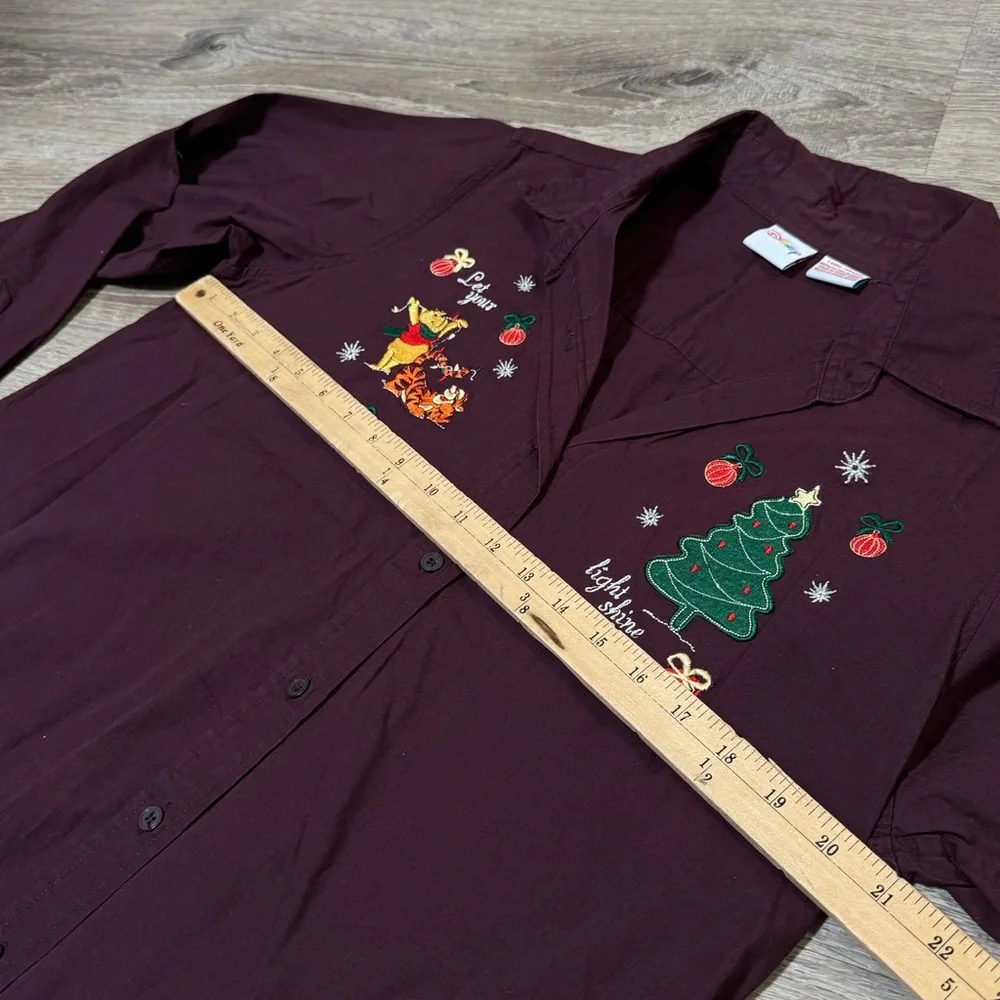 Winnie the Pooh Christmas embroidered button-down burgundy large - Picture 7 of 7